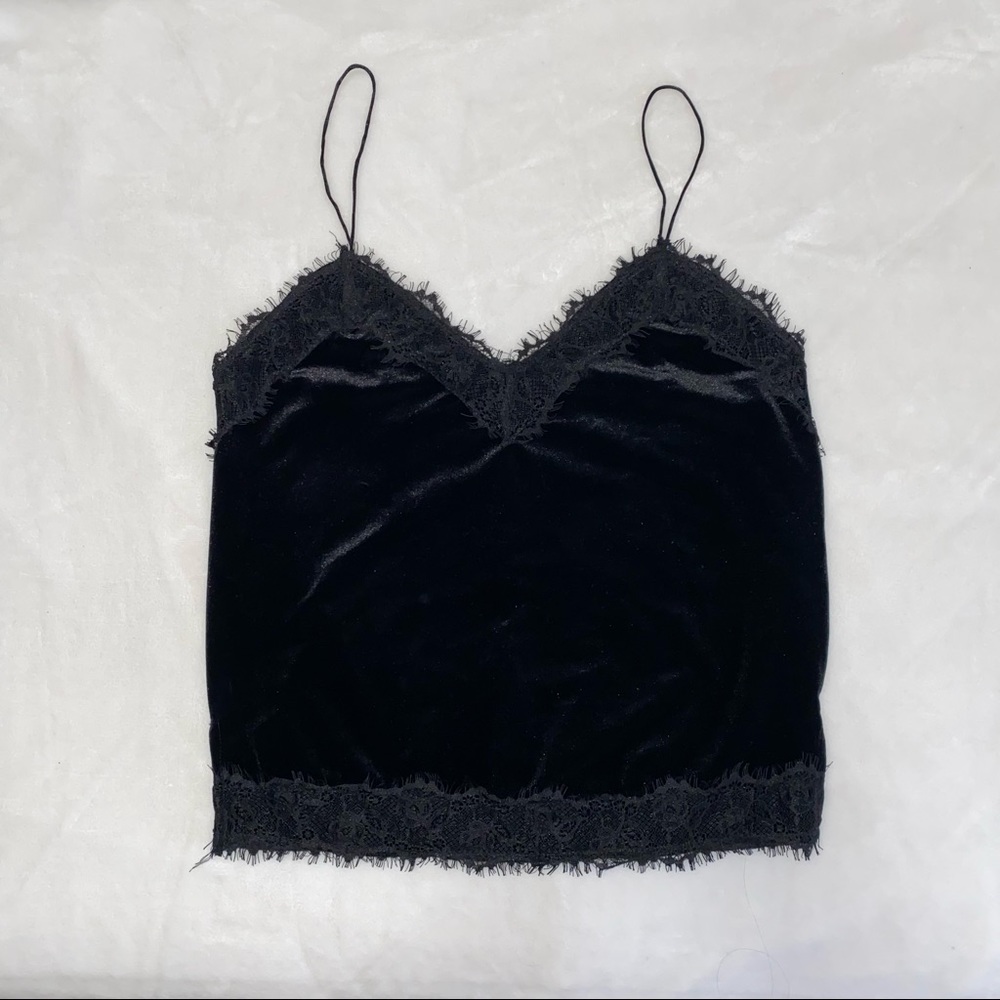 VELVET LACE TOP
